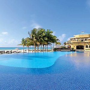 Royal Hideaway Playacar