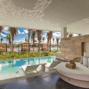 ATELIER PLAYA MUJERES